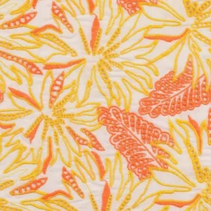 Broderie stof, geborduurde bloemen, offwhite/geel/oranje. Y52
