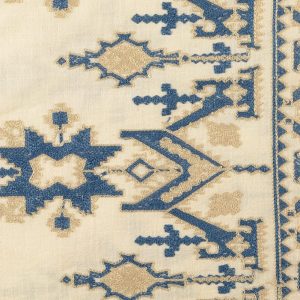 Geborduurde katoen stof, crème/blauw/zand. P312
