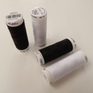 Aanbieding: Amann Mettler garen Seralon 200 meter, 2 stuks, zwart en wit.