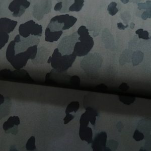 Viscose stof, panterprint, legergroen/donkergroen. Q3999