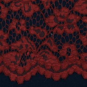 Kant stof, bloem motief, bordeaux rood. VK003