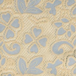 Kant stof, gehaakt, bloemen en hartjes motief, zand/lichtblauw. Y361