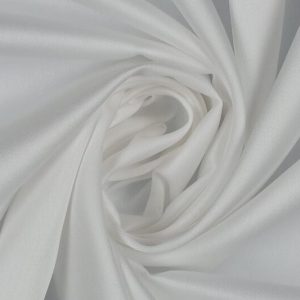 Poplin satijn stof, soepel vallend, offwhite. PS002