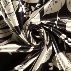 Satijn stof, bloemenprint, zwart/zand. D0221