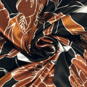 Satijn stof, soepel vallend, grote bloemenprint, zwart/offwhite/roest. X1055