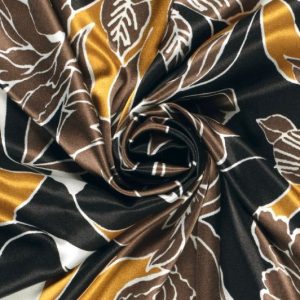 Satijn stof, soepel vallend, grote bloemenprint, zwart/offwhite/okergeel/bruin. X1056
