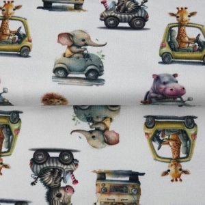 Stenzo tricot katoen stof, babydiertjes in auto, offwhite/geel/paars/blauw. X634