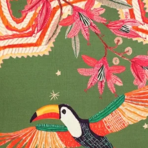 Viscose twill stof, randstof, doorlopend paneel met vogels, groen/oranje/roze. P439