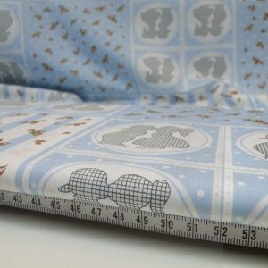 Katoen licht blauw, vlakken, poppetjes zoenen, bloem, W752