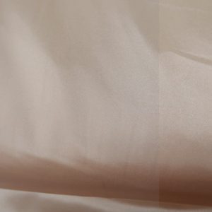 Satijn stof, room wit. SA36